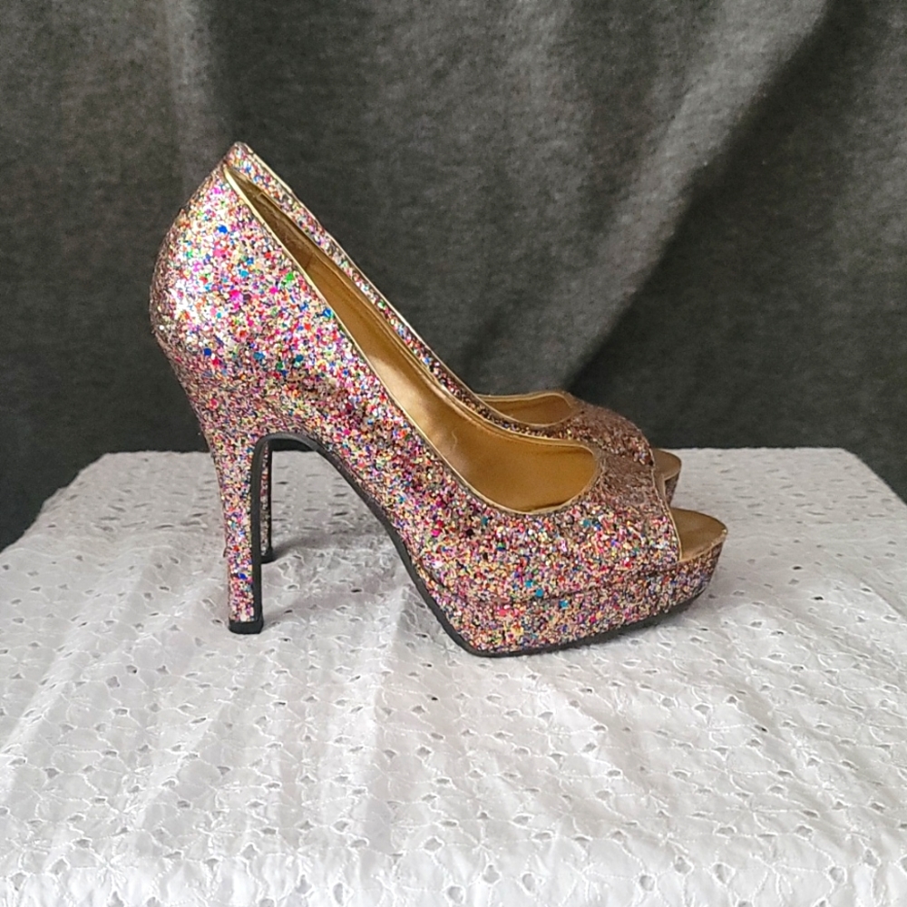 Candies size 6 heels